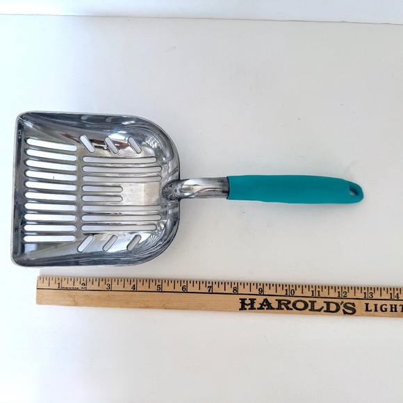 DuraScoop Metal Cat Litter Scoop with Teal Handle - Picture 6 of 10